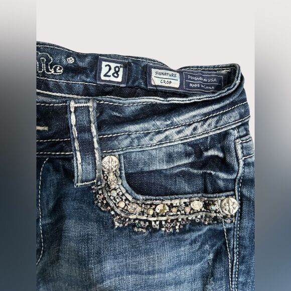 Miss Me Signature Crop Jean - Picture 2 of 4
